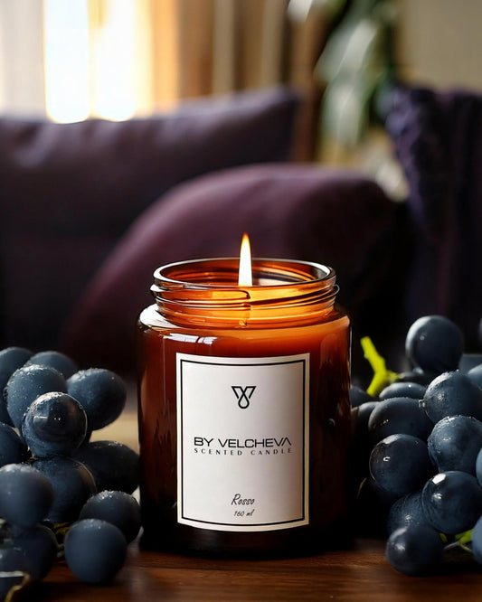 By Velcheva Duftkerze Rosso – 160 ml, rote Trauben, Beeren & Birkenholz - Anania's Shop