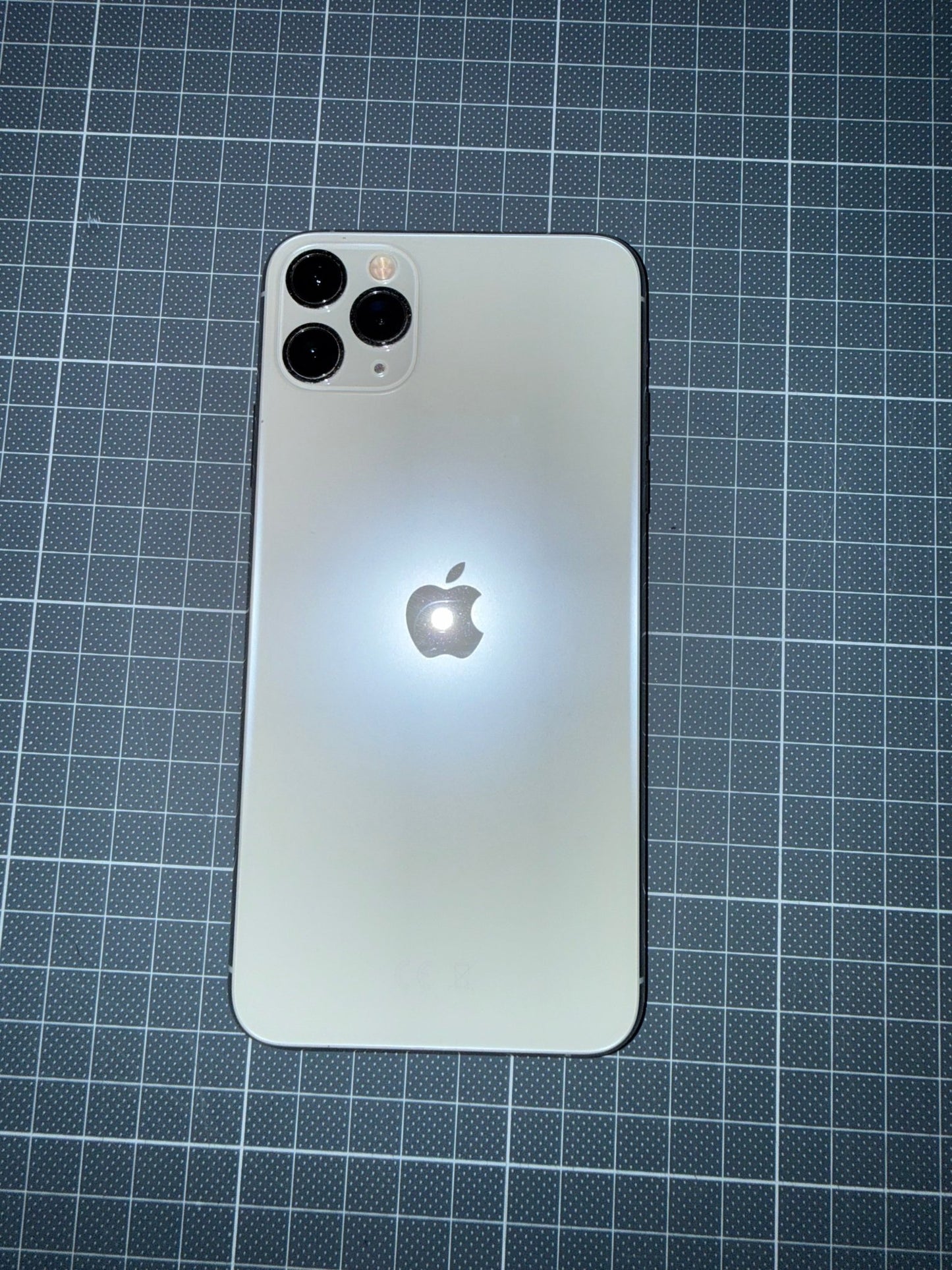 Diverse iPhones (Gebraucht o. Defekt) - Anania's Shop